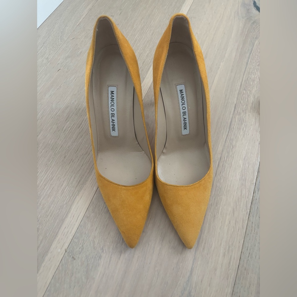 Manolo Blahnik suede 70mm heels 36